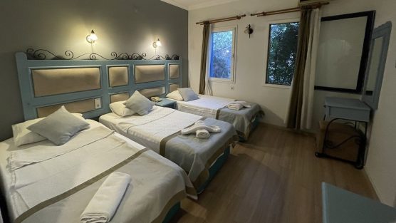 triple-room triple-room